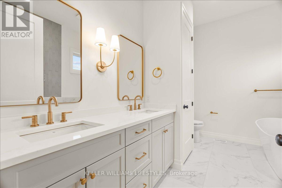 126 Fraser Crescent, Lambton Shores (Forest), ON - Indoor Photo Showing Bathroom