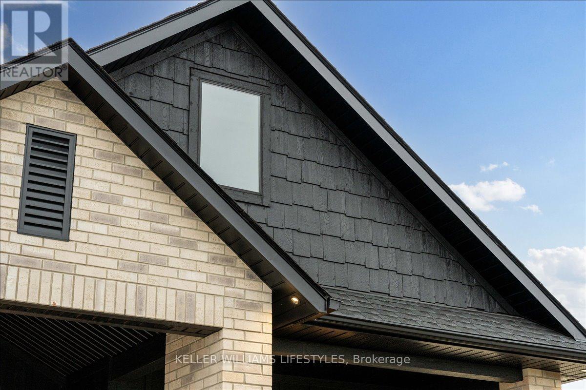 126 Fraser Crescent, Lambton Shores (Forest), ON - Outdoor With Exterior