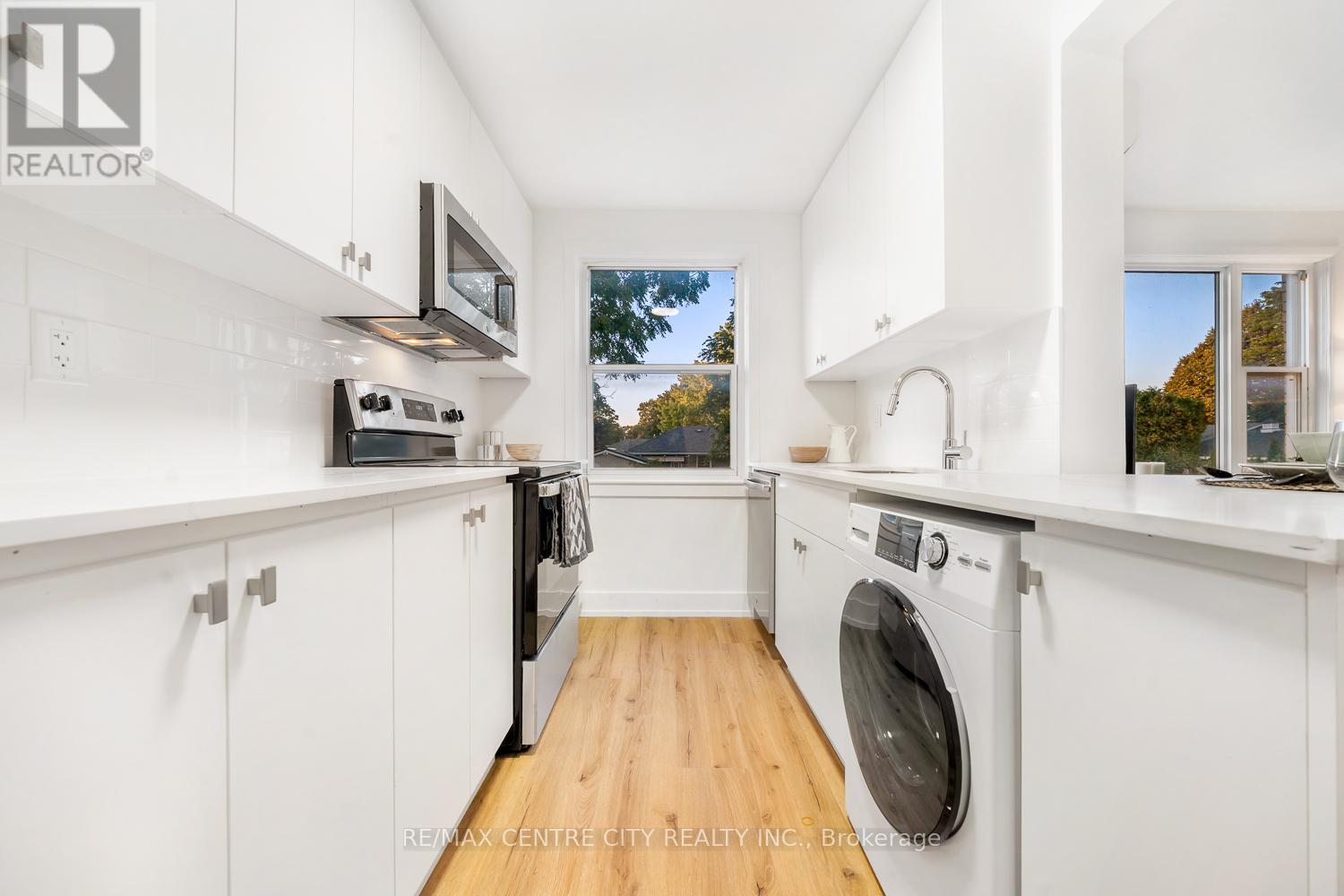 13 - 232 Elm Street, St. Thomas, ON - Indoor Photo Showing Laundry Room