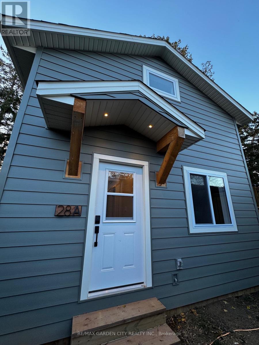 28A Kenworth Drive, St. Catharines (Carlton/Bunting), ON - Outdoor With Exterior