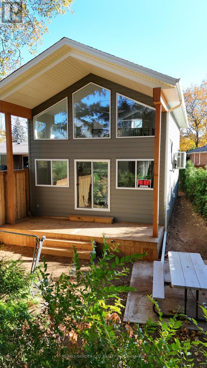 28A Kenworth Drive, St. Catharines (Carlton/Bunting), ON - Outdoor