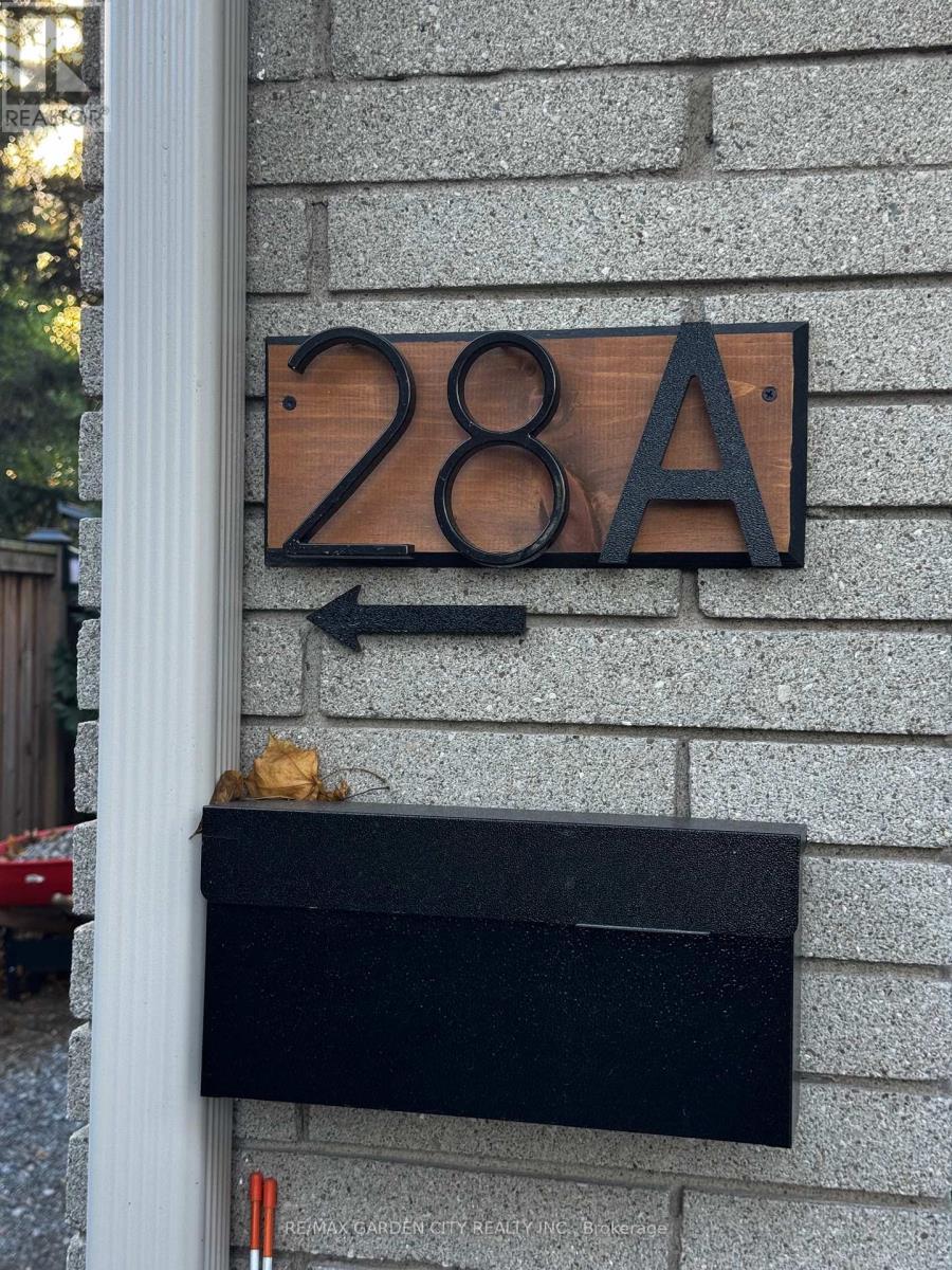 28A Kenworth Drive, St. Catharines (Carlton/Bunting), ON - Outdoor