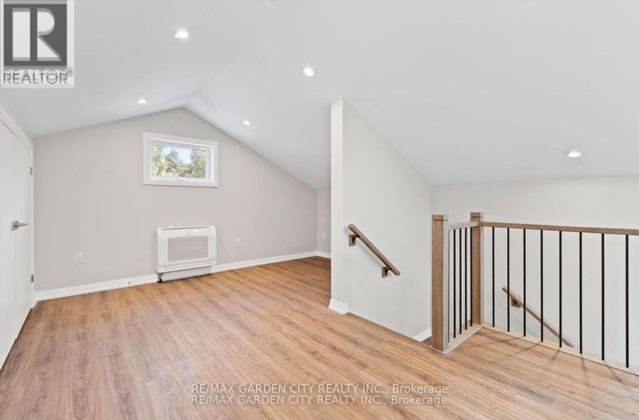 28A Kenworth Drive, St. Catharines (Carlton/Bunting), ON - Indoor Photo Showing Other Room