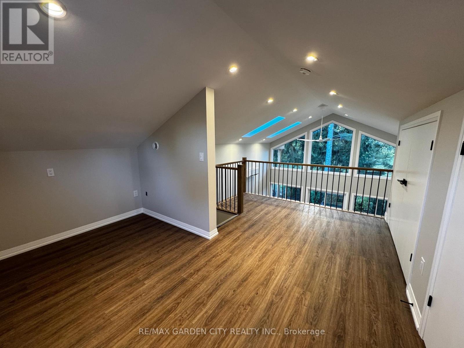 28A Kenworth Drive, St. Catharines (Carlton/Bunting), ON - Indoor Photo Showing Other Room