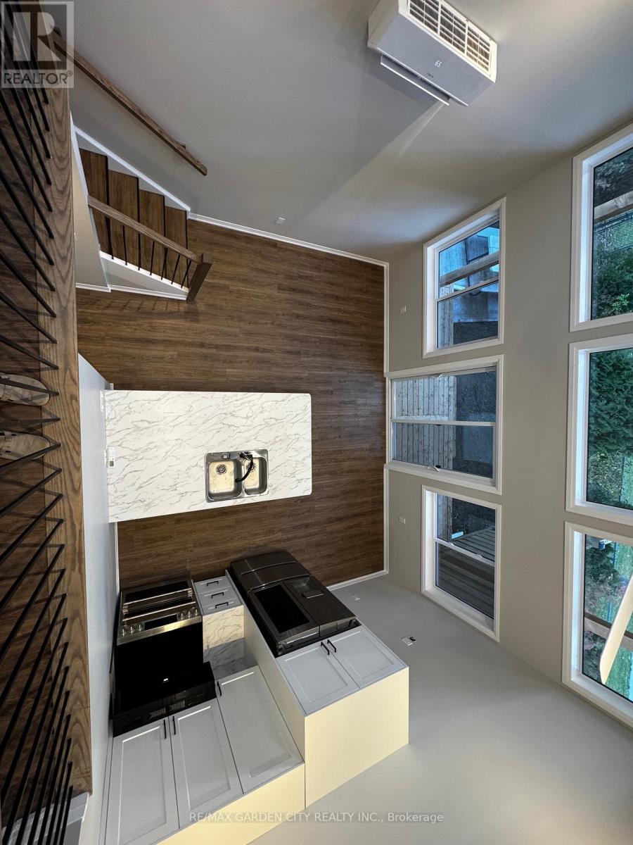 28A Kenworth Drive, St. Catharines (Carlton/Bunting), ON - Indoor Photo Showing Other Room