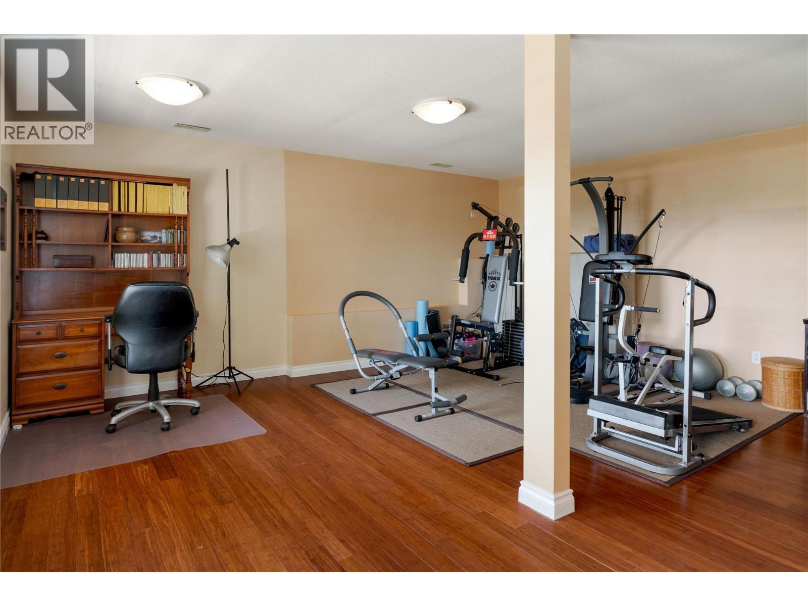 740 Royal Pine Drive, Kelowna, BC - Indoor Photo Showing Gym Room