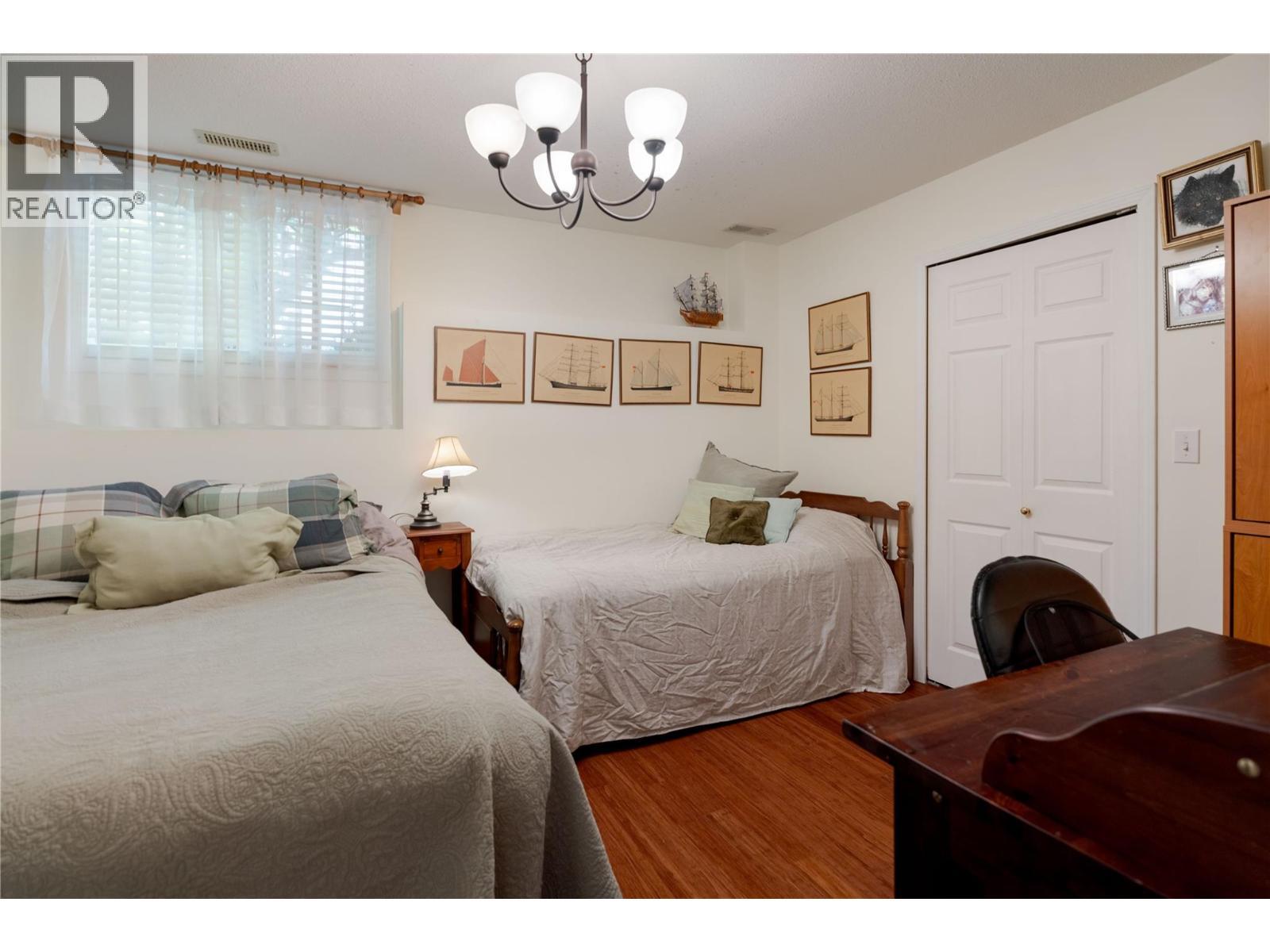 740 Royal Pine Drive, Kelowna, BC - Indoor Photo Showing Bedroom