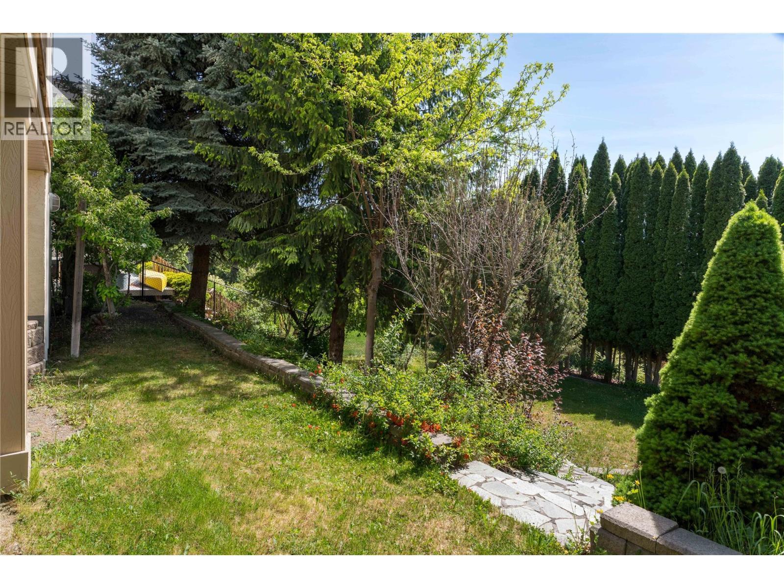 740 Royal Pine Drive, Kelowna, BC - Outdoor