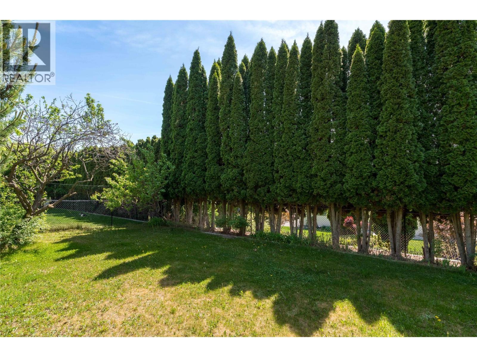 740 Royal Pine Drive, Kelowna, BC - Outdoor