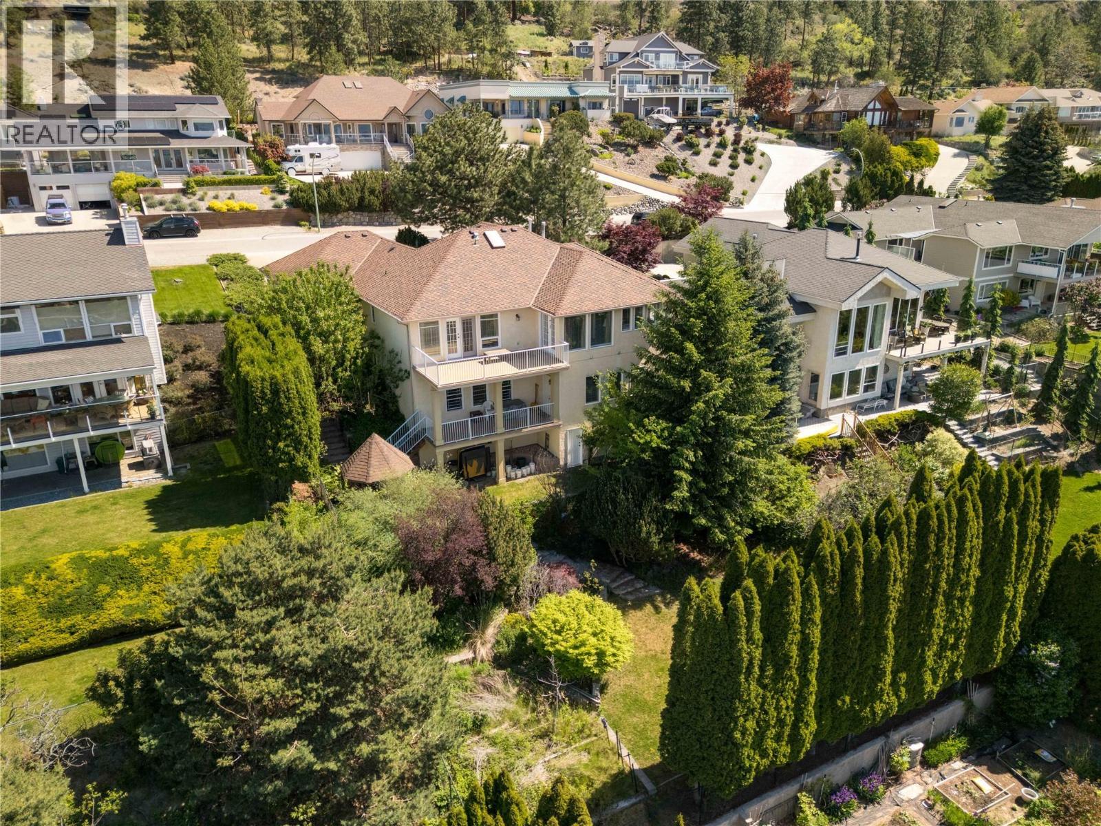 740 Royal Pine Drive, Kelowna, BC - Outdoor