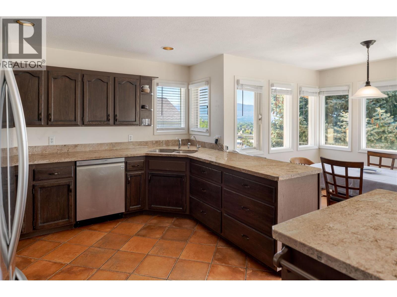 740 Royal Pine Drive, Kelowna, BC - Indoor Photo Showing Kitchen With Double Sink