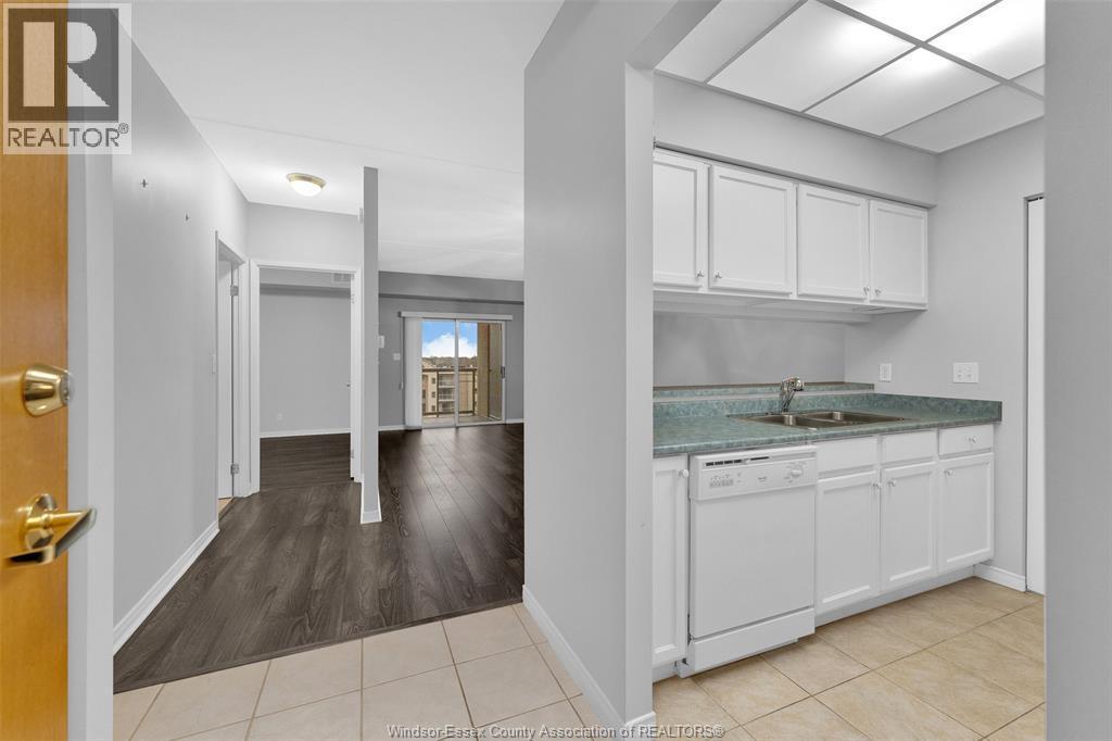 315 Village Grove Unit# 501, Tecumseh, ON - Indoor