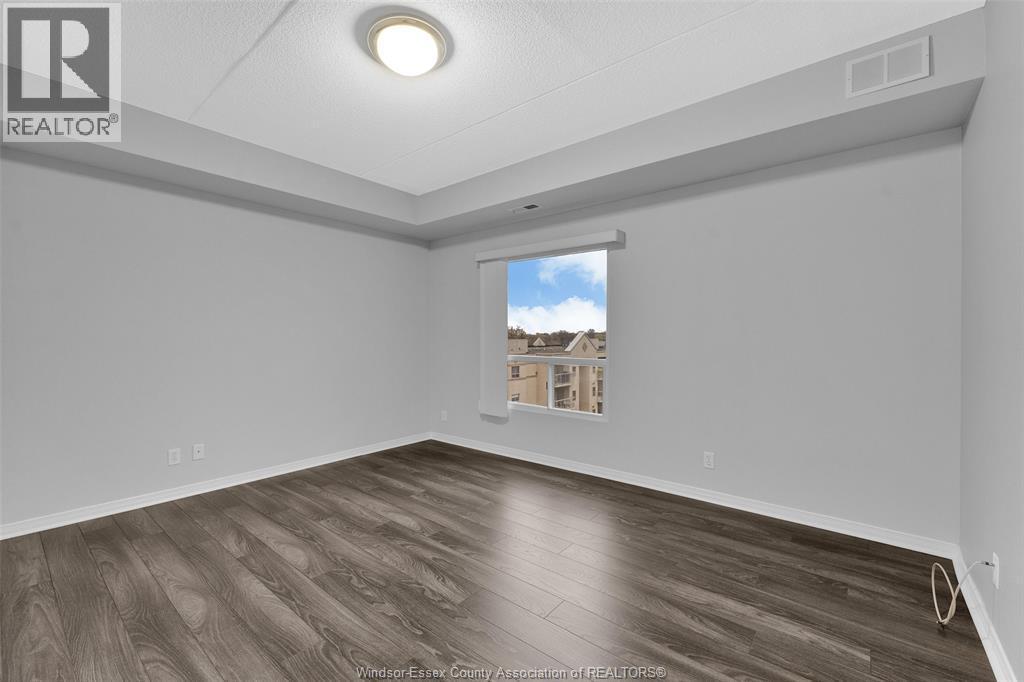 315 Village Grove Unit# 501, Tecumseh, ON - Indoor Photo Showing Other Room