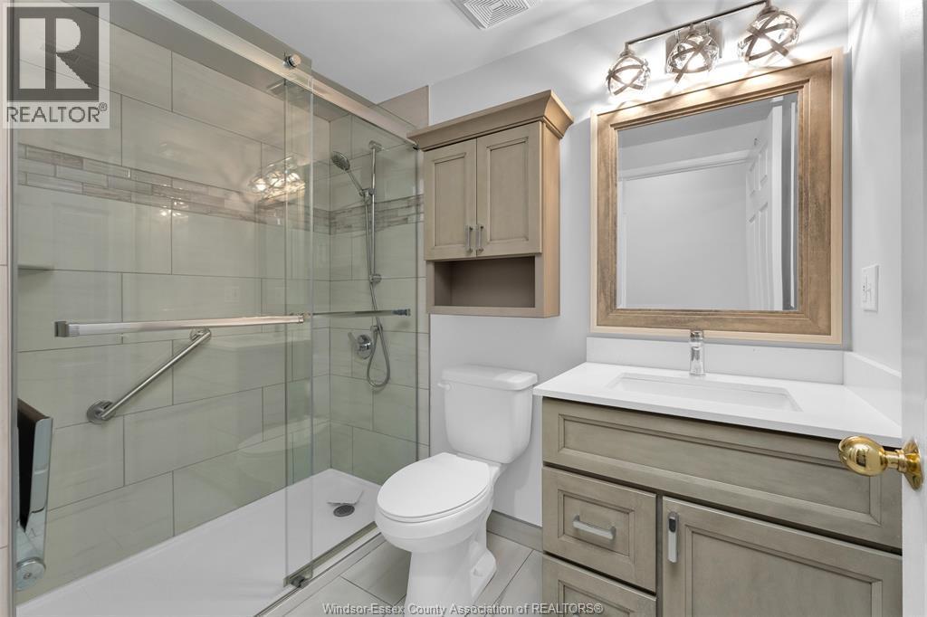 315 Village Grove Unit# 501, Tecumseh, ON - Indoor Photo Showing Bathroom