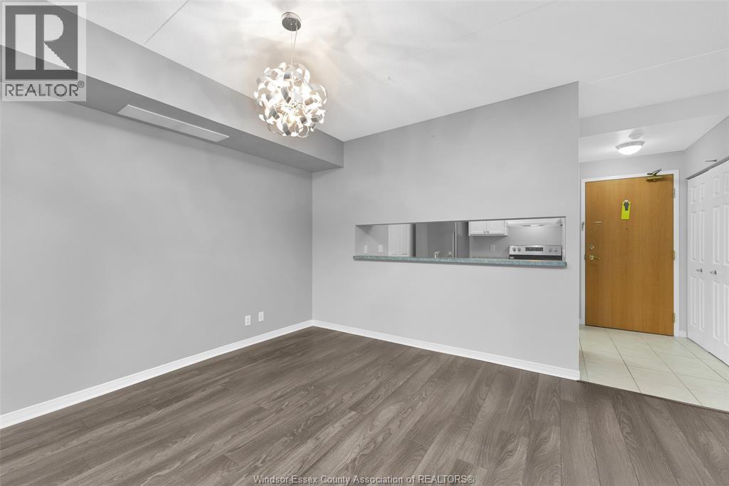 315 Village Grove Unit# 501, Tecumseh, ON - Indoor Photo Showing Other Room