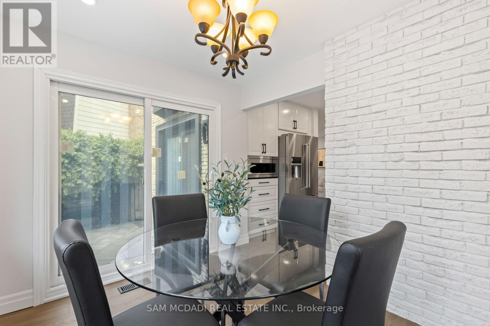 2535 Robin Drive, Mississauga, ON - Indoor Photo Showing Dining Room