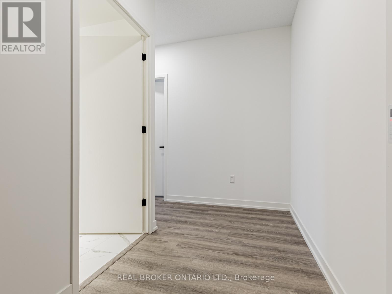 712 - 8 Interchange Way, Vaughan, ON - Indoor Photo Showing Other Room