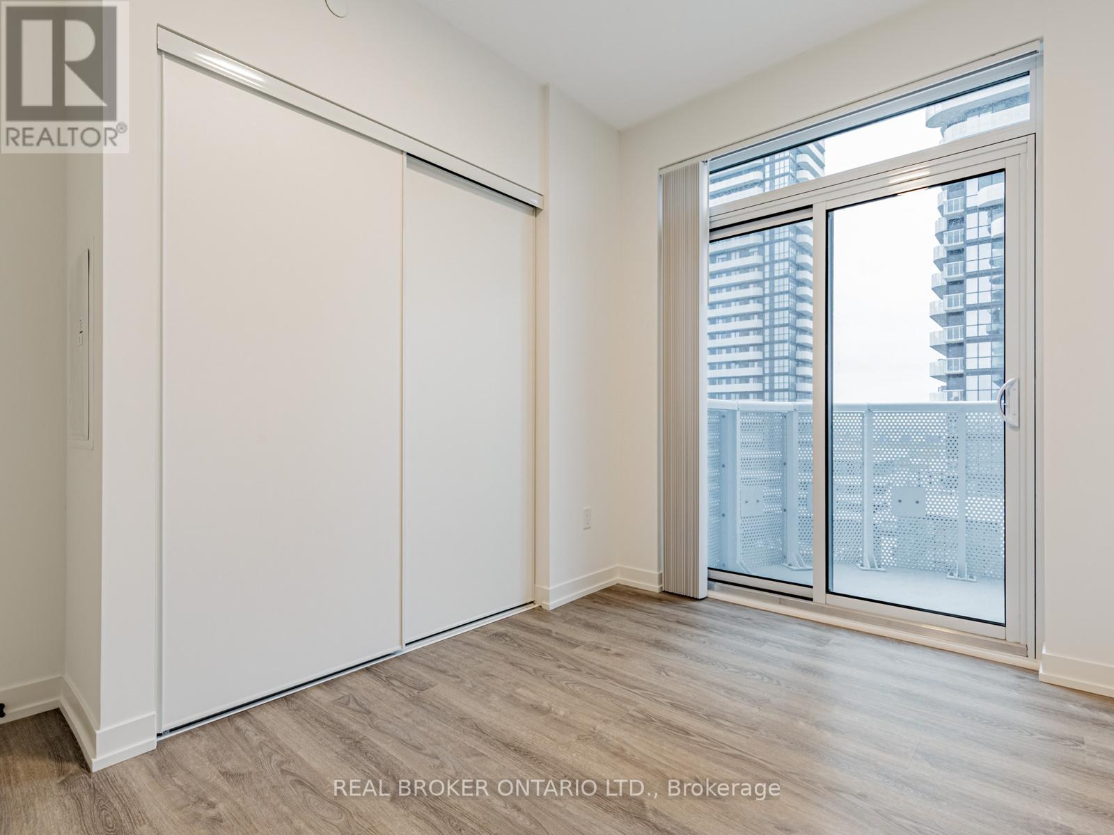 712 - 8 Interchange Way, Vaughan, ON - Indoor Photo Showing Other Room