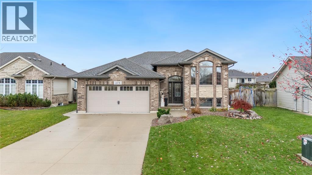 279 Homestretch Drive, St Clair, ON - Outdoor With Facade