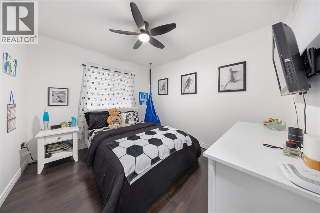 279 Homestretch Drive, St Clair, ON - Indoor Photo Showing Bedroom