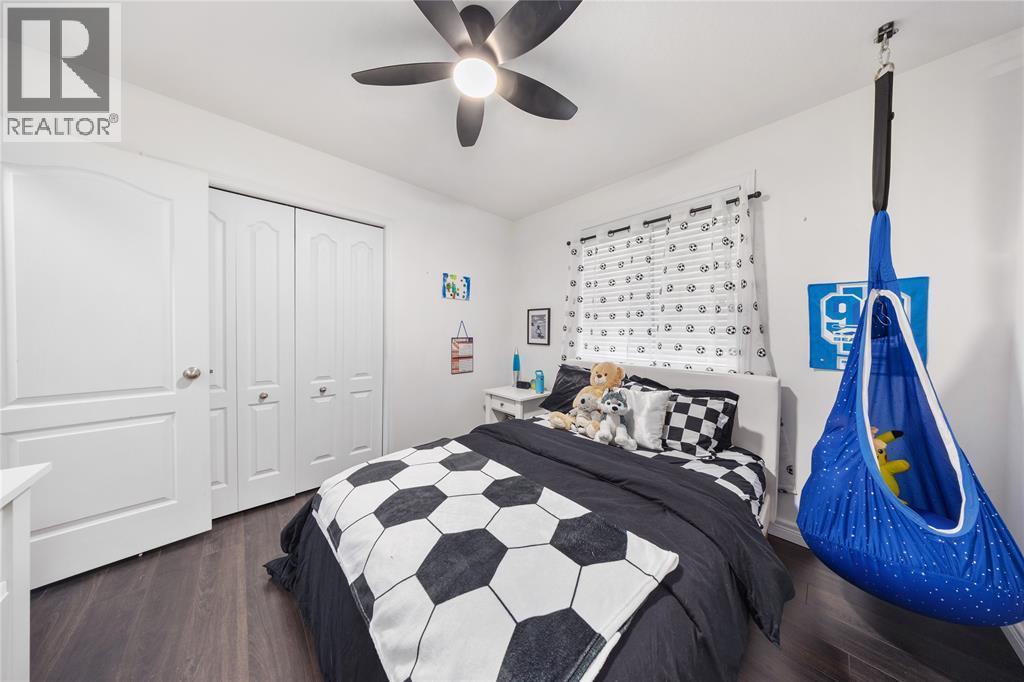 279 Homestretch Drive, St Clair, ON - Indoor Photo Showing Bedroom