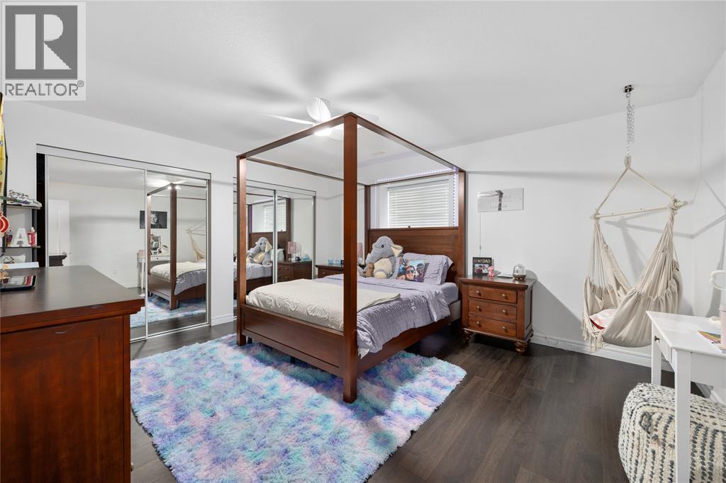 279 Homestretch Drive, St Clair, ON - Indoor Photo Showing Bedroom