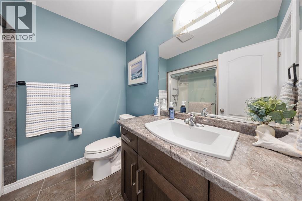 279 Homestretch Drive, St Clair, ON - Indoor Photo Showing Bathroom