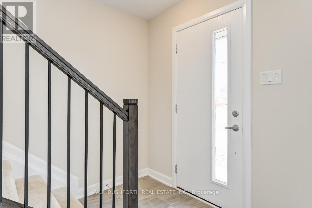 Entry - 818 Everbloom Lane, Ottawa, ON - Indoor Photo Showing Other Room
