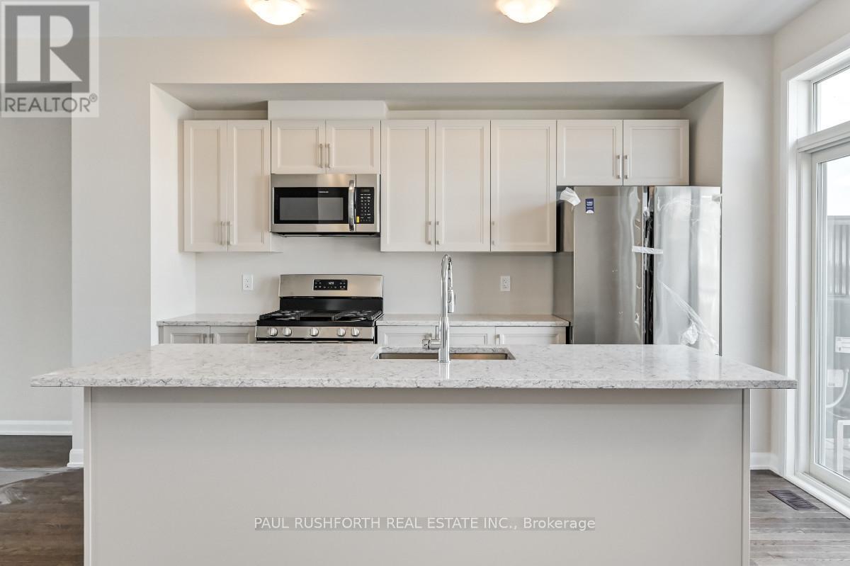 Kitchen - 818 Everbloom Lane, Ottawa, ON - Indoor Photo Showing Kitchen