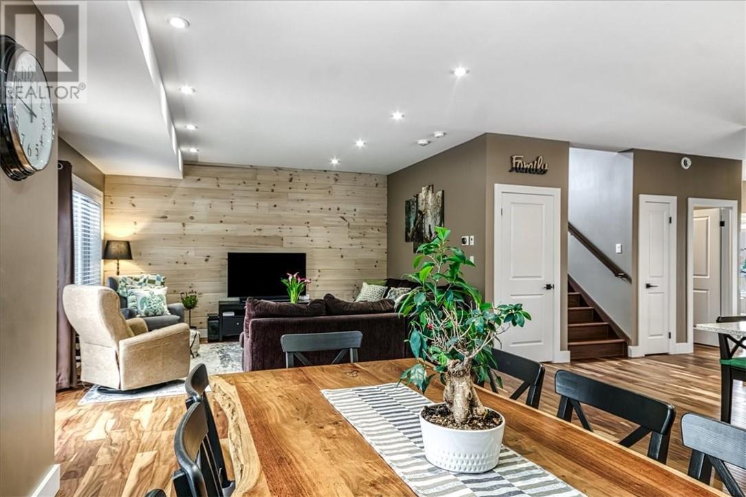 20 Chinaberry Drive, Lively, ON - Indoor Photo Showing Dining Room