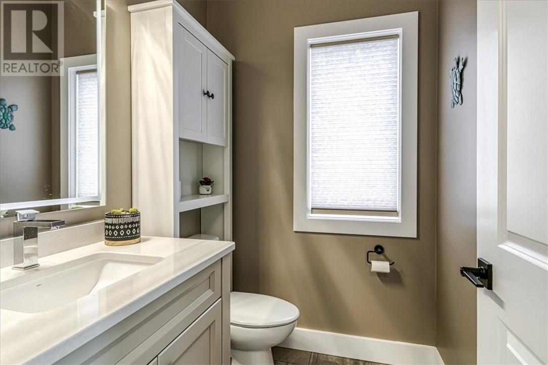 20 Chinaberry Drive, Lively, ON - Indoor Photo Showing Bathroom