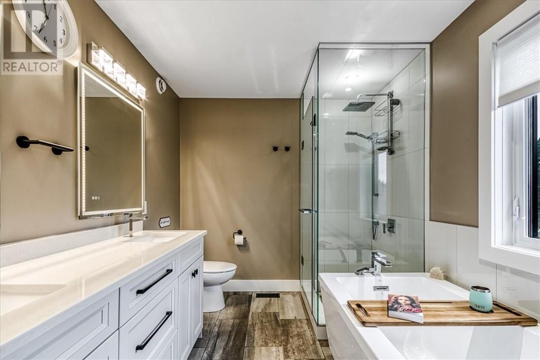 20 Chinaberry Drive, Lively, ON - Indoor Photo Showing Bathroom