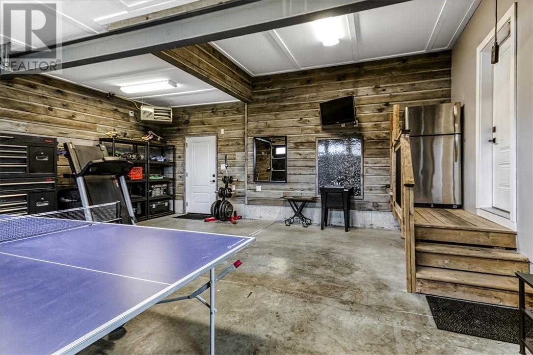 20 Chinaberry Drive, Lively, ON - Indoor Photo Showing Garage