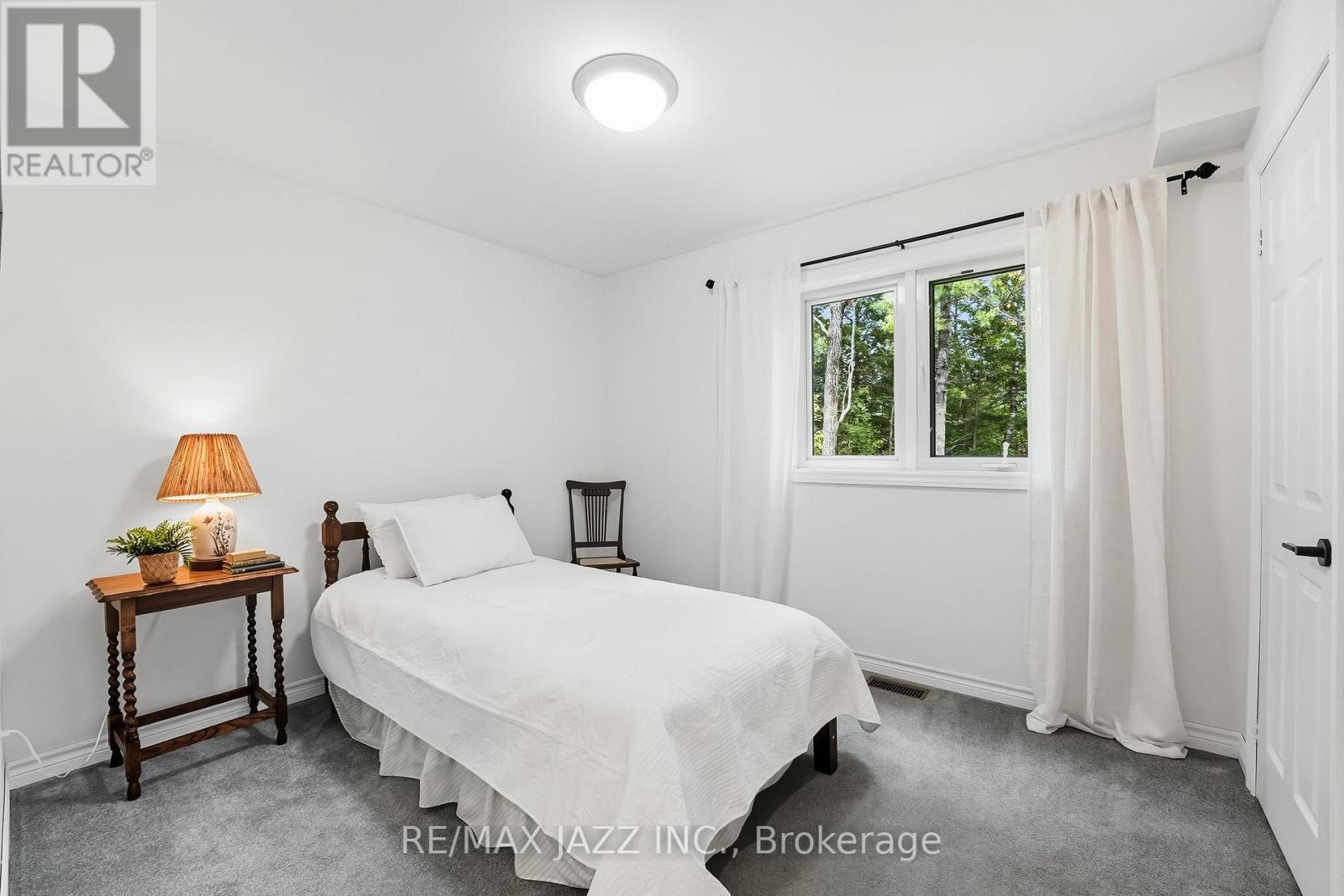 9500 Grasshopper Park Road, Clarington, ON - Indoor Photo Showing Bedroom