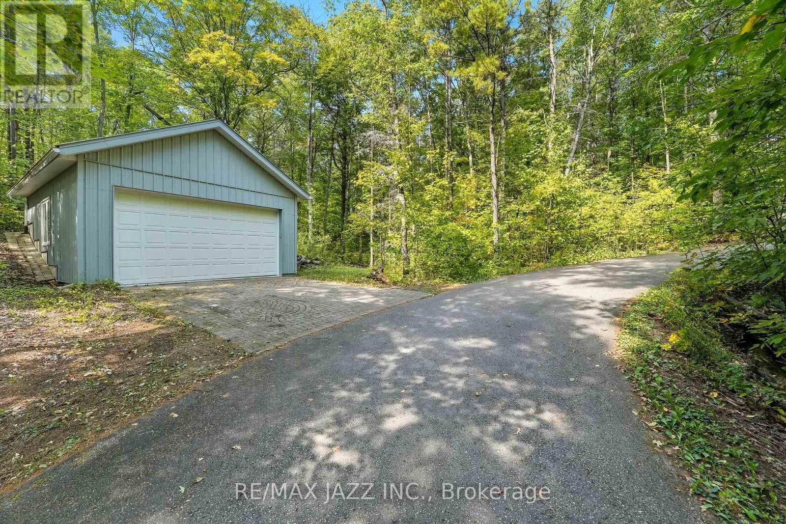 9500 Grasshopper Park Road, Clarington, ON - Outdoor