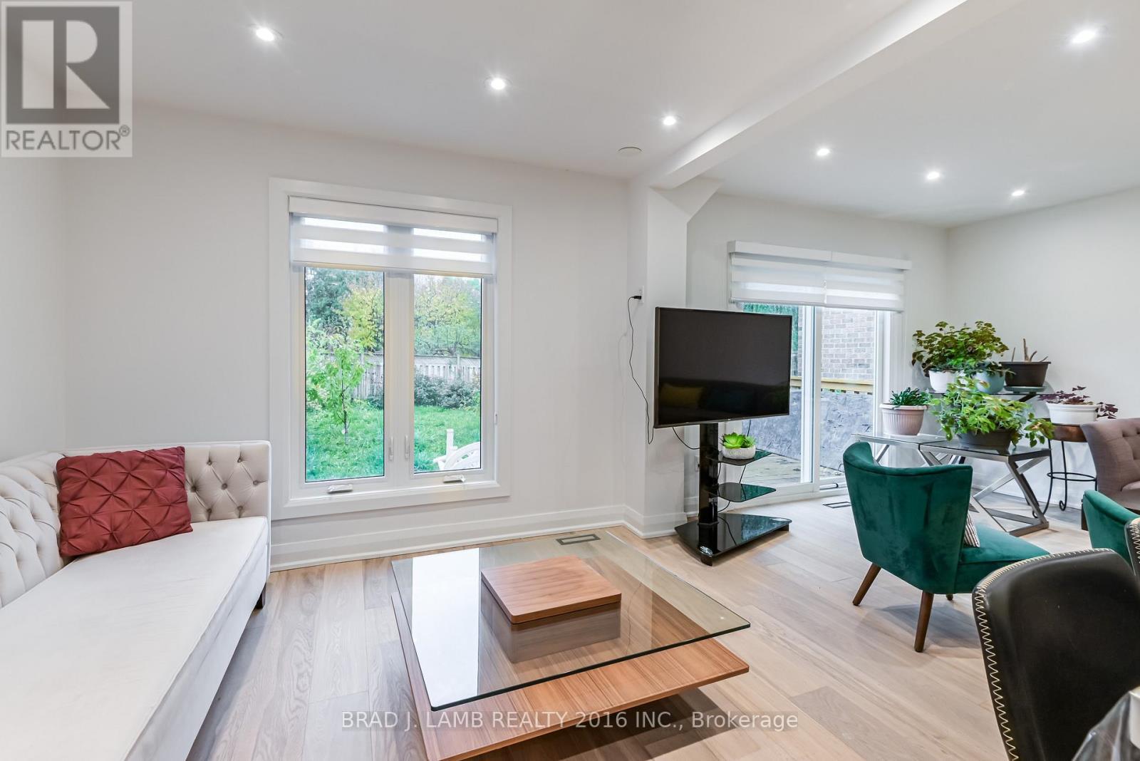 Bed 1 - 54 Campbell Avenue, Vaughan, ON - Indoor