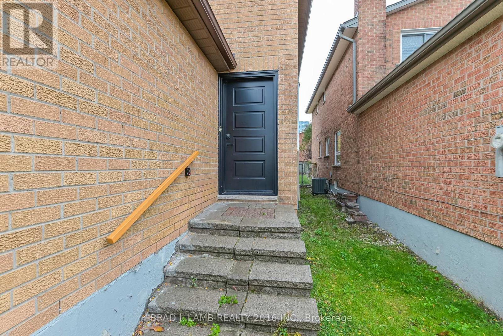 Bed 1 - 54 Campbell Avenue, Vaughan, ON - Outdoor With Exterior