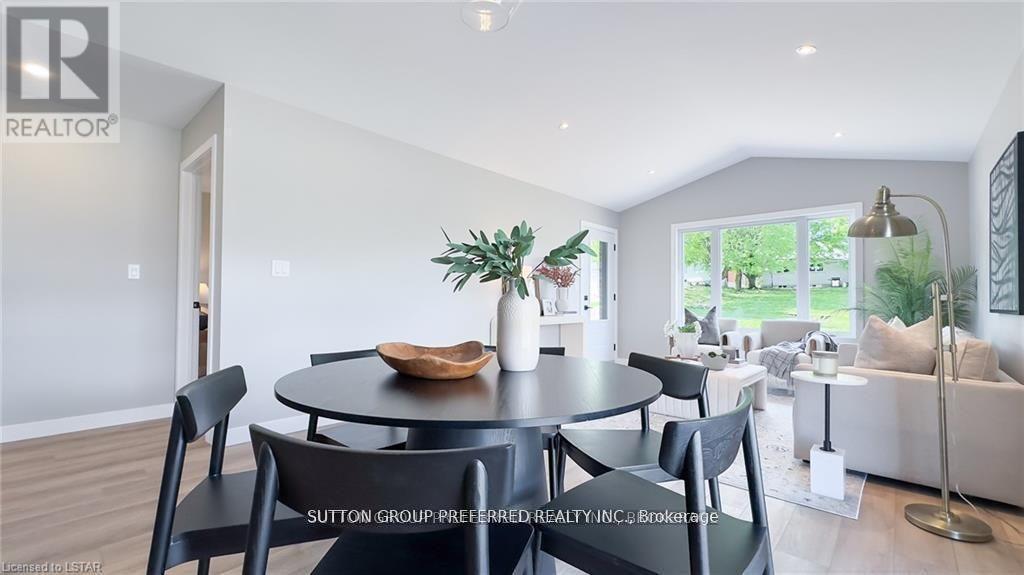 230 Beech Street, Central Huron (Clinton), ON - Indoor Photo Showing Dining Room