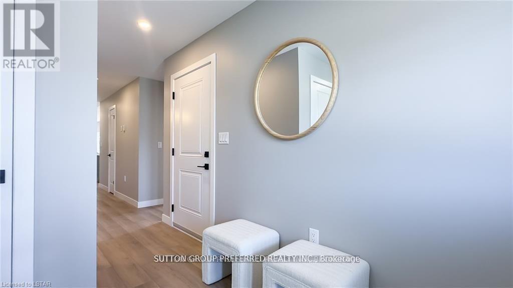 230 Beech Street, Central Huron (Clinton), ON - Indoor Photo Showing Other Room