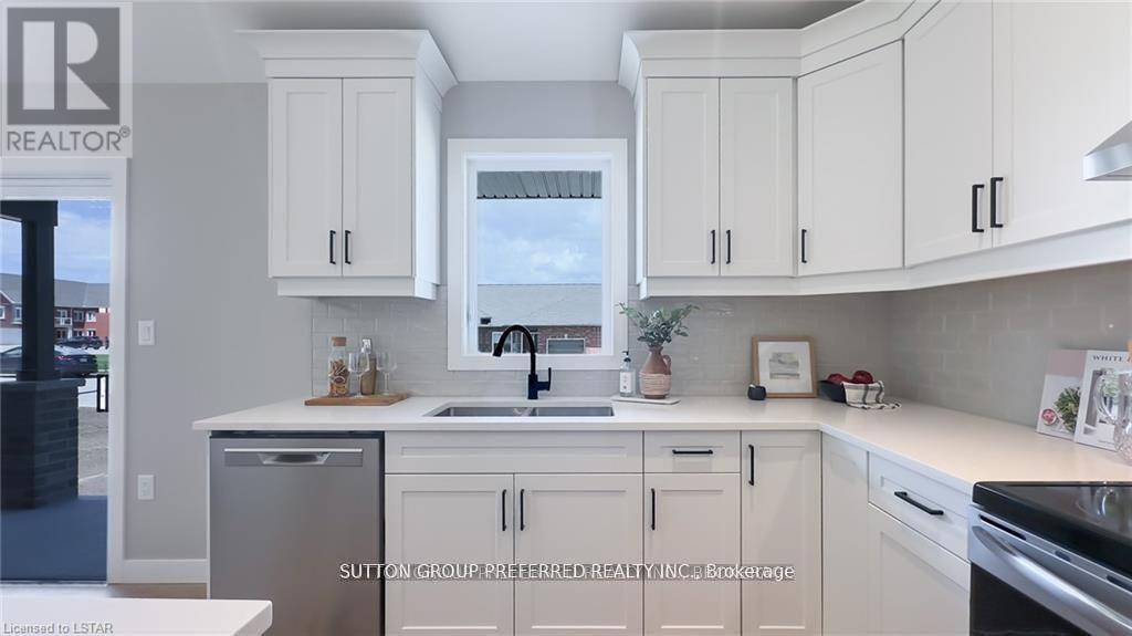 230 Beech Street, Central Huron (Clinton), ON - Indoor Photo Showing Kitchen With Double Sink
