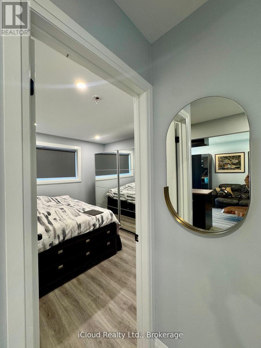 78 Melvin Avenue, Hamilton, ON - Indoor Photo Showing Bedroom