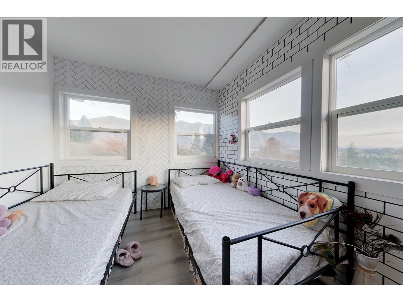 1237 32Nd S Avenue, Erickson, BC - Indoor Photo Showing Bedroom