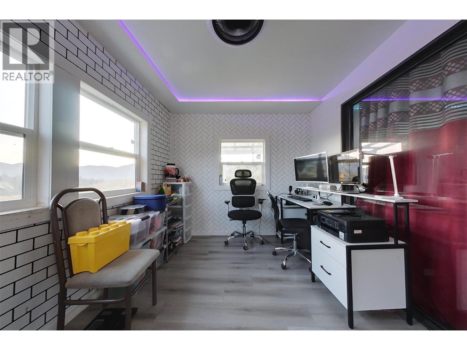 1237 32Nd S Avenue, Erickson, BC - Indoor Photo Showing Office