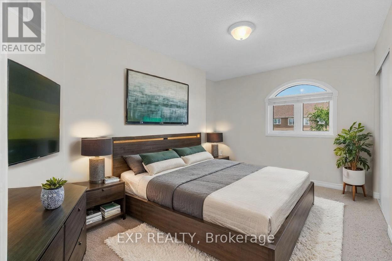 3 - 135 Sydenham Wells, Barrie, ON - Indoor Photo Showing Bedroom