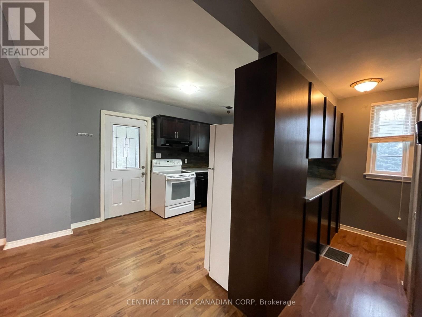 64 Edward Street, St. Thomas, ON - Indoor Photo Showing Other Room