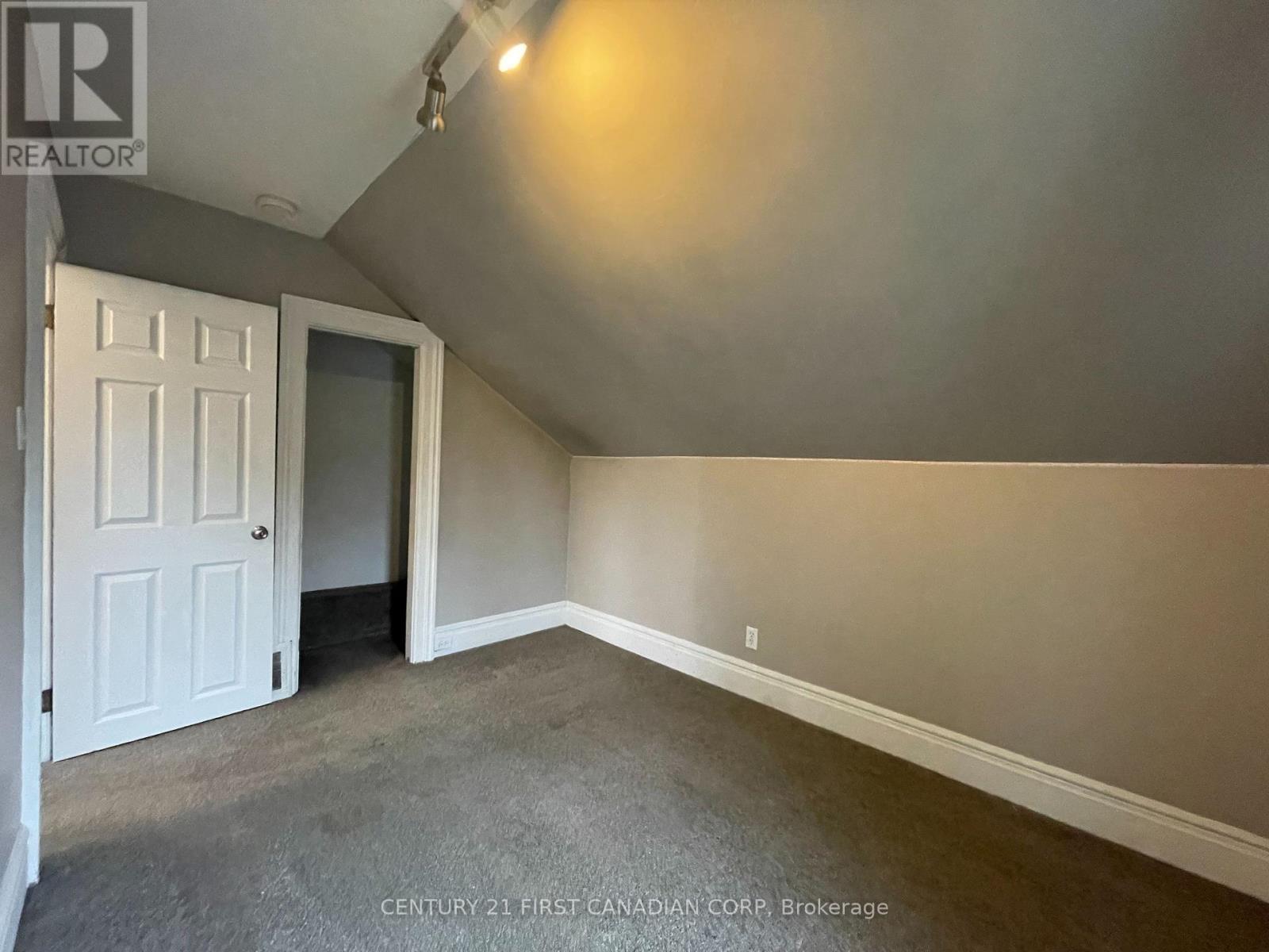 64 Edward Street, St. Thomas, ON - Indoor Photo Showing Other Room