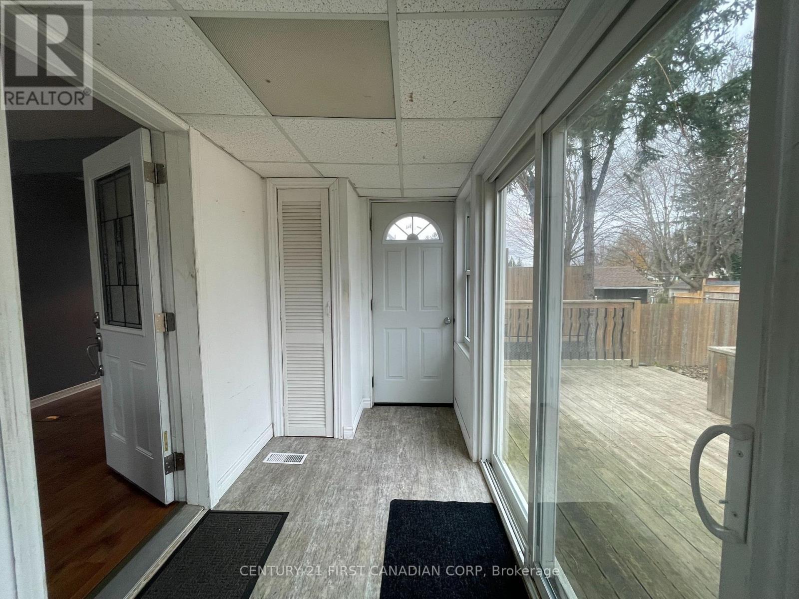 64 Edward Street, St. Thomas, ON - Indoor Photo Showing Other Room