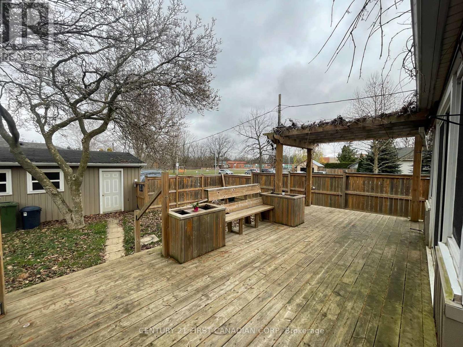 64 Edward Street, St. Thomas, ON - Outdoor