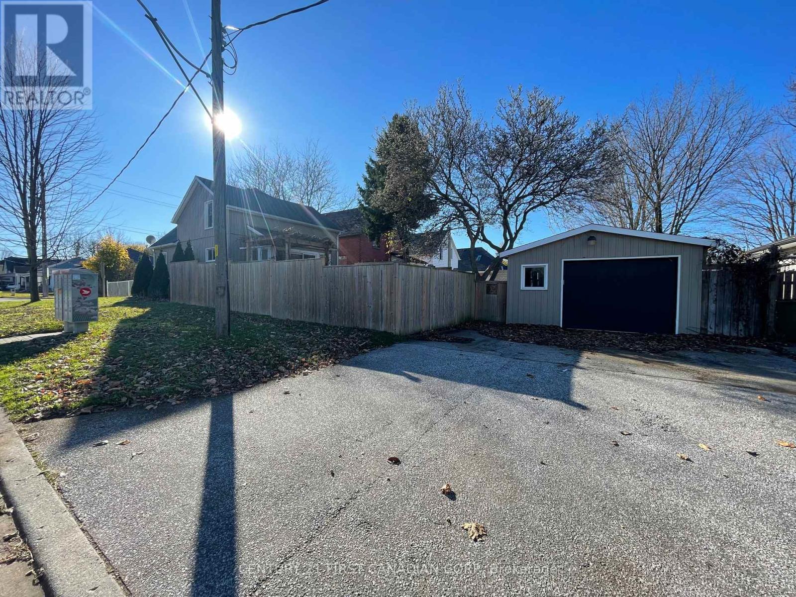 64 Edward Street, St. Thomas, ON - Outdoor