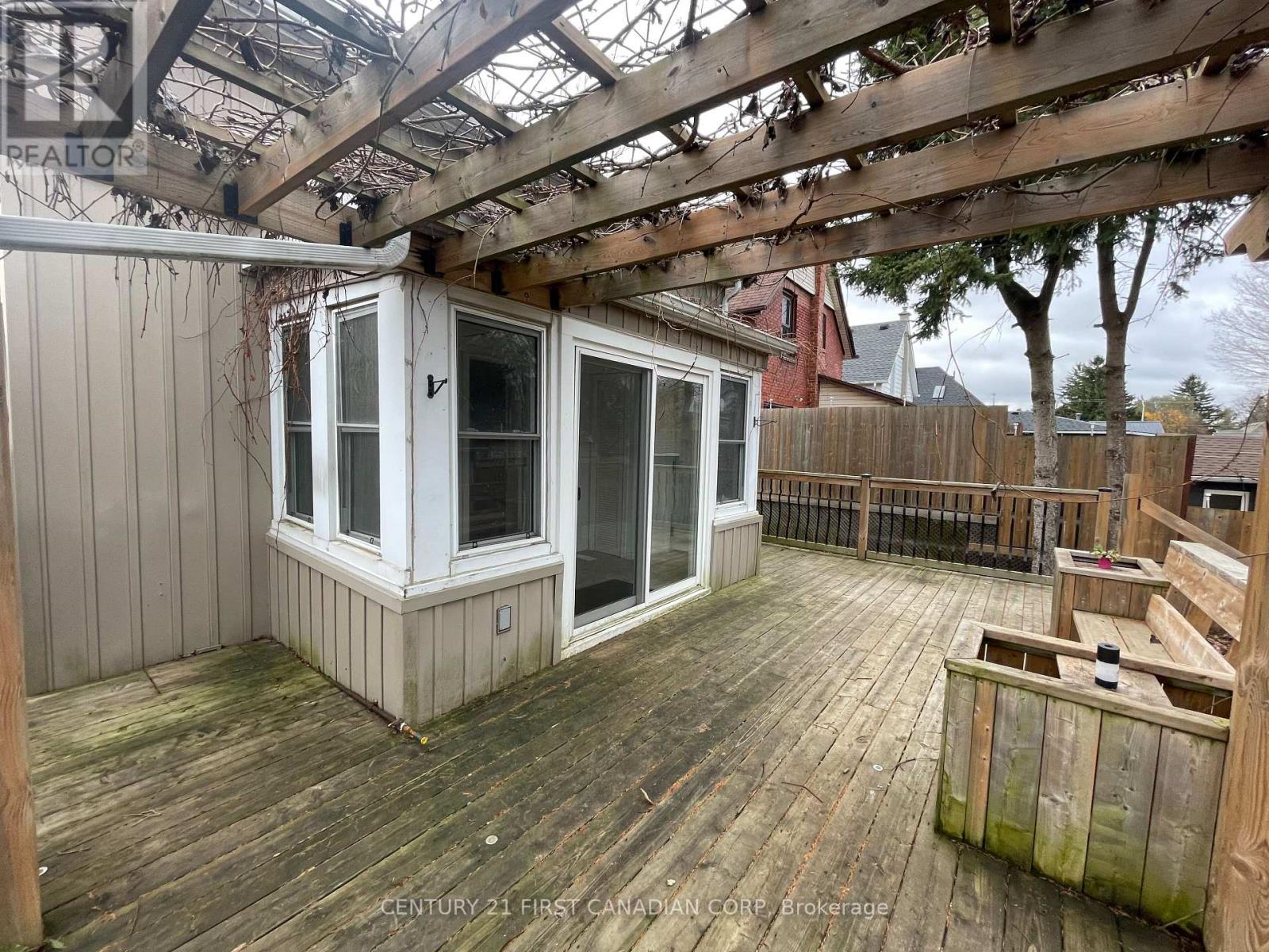 64 Edward Street, St. Thomas, ON - Outdoor With Exterior